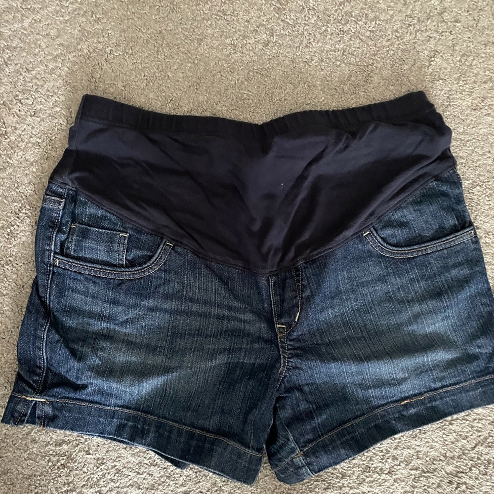 Old navy maternity shorts